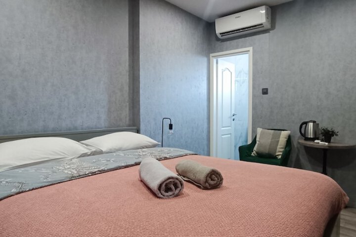 Room 10 of 25