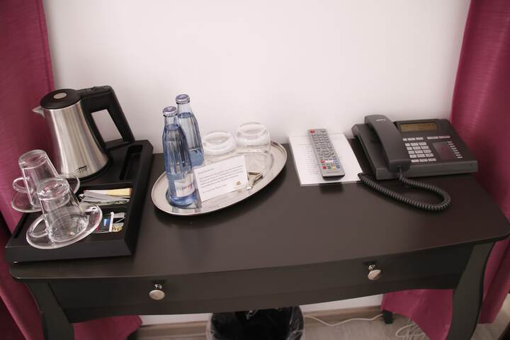 Room 16 of 37