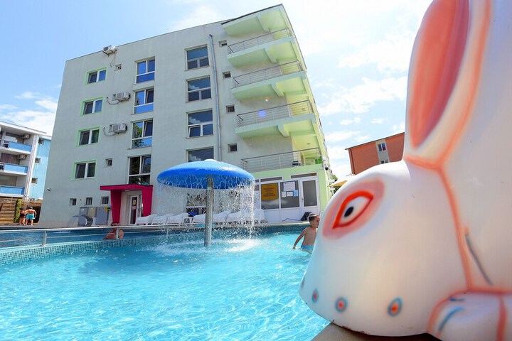 Hotel with Pool