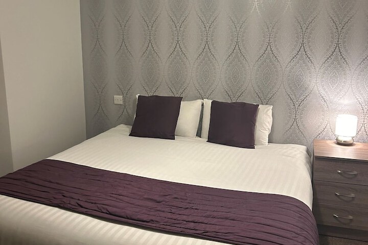 Room 3 of 103