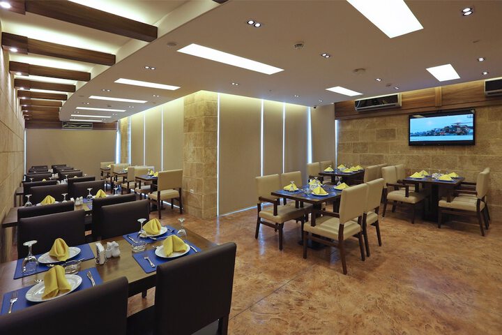 Dining 99 of 105