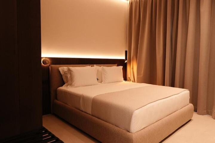 Room 7 of 75