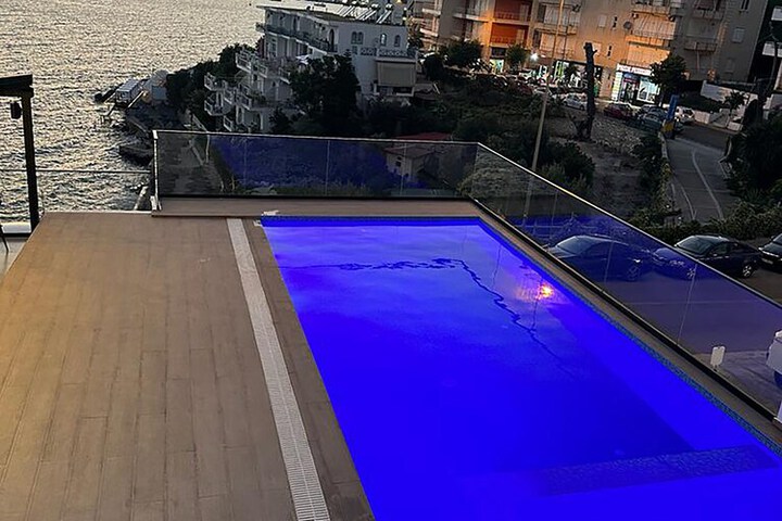 Pool 109 of 152