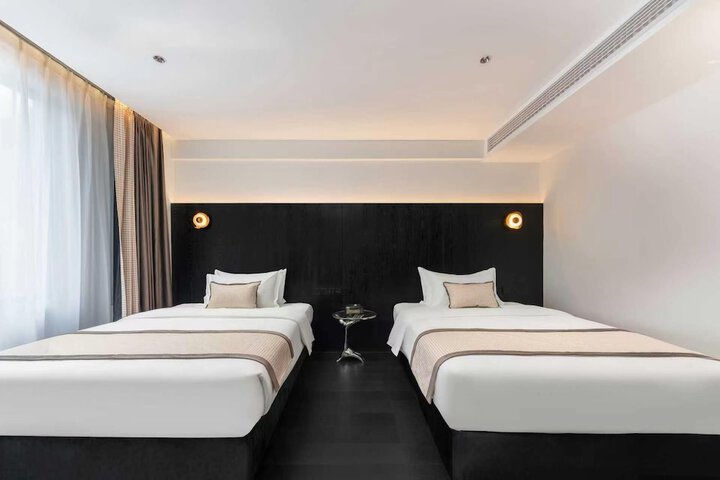 Room 14 of 66