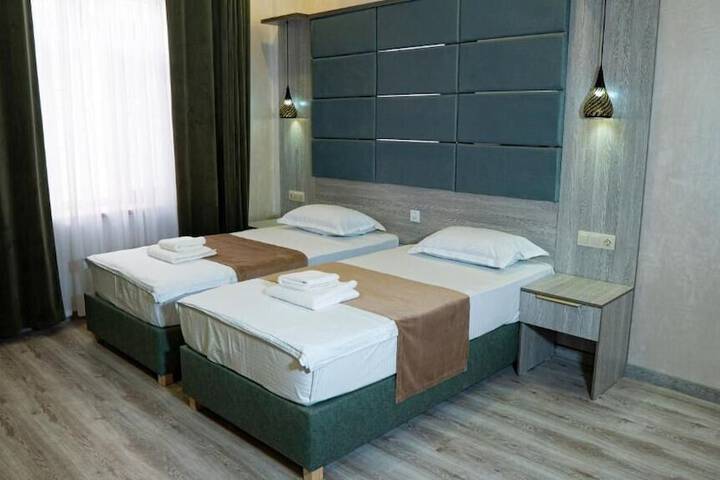 Room 4 of 7
