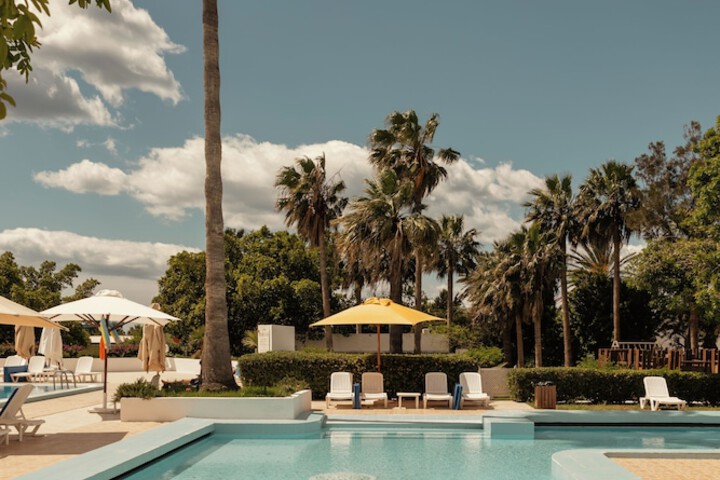 Hotel Pool