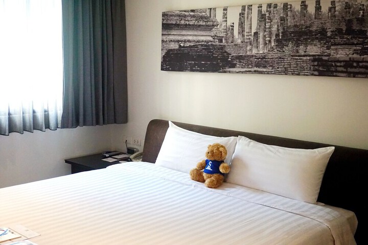 Room 20 of 53
