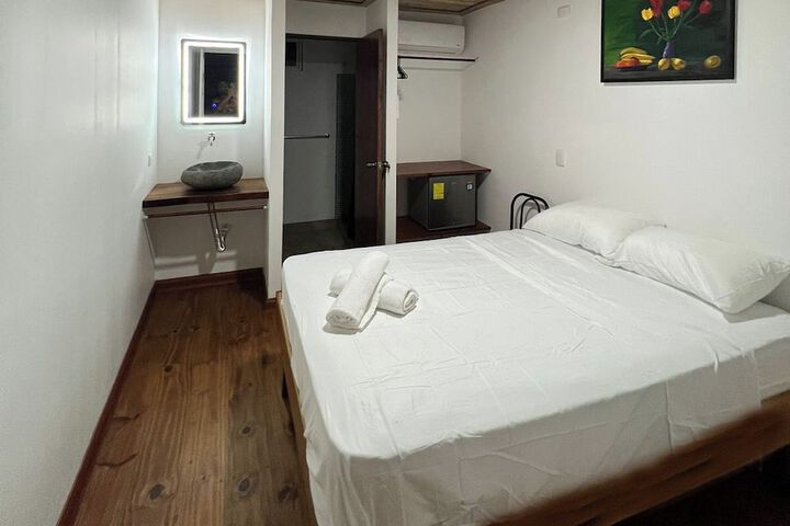 Room 3 of 46