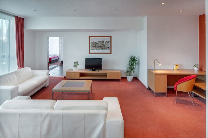 Room 17 of 79