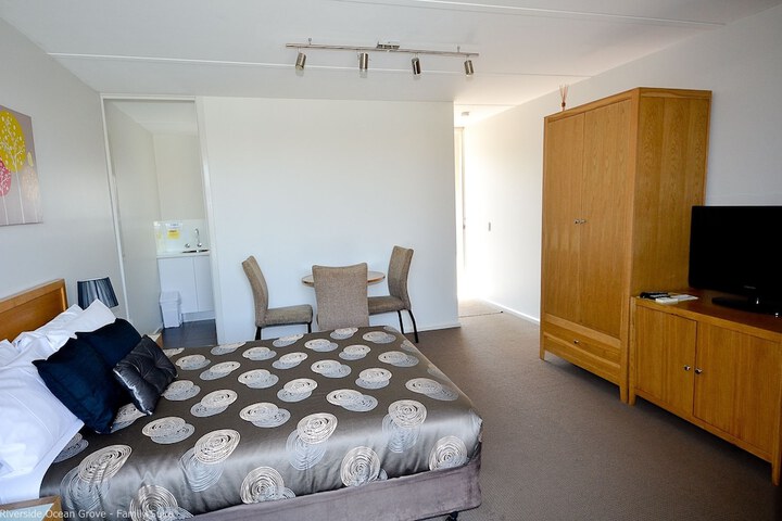 Room 6 of 48