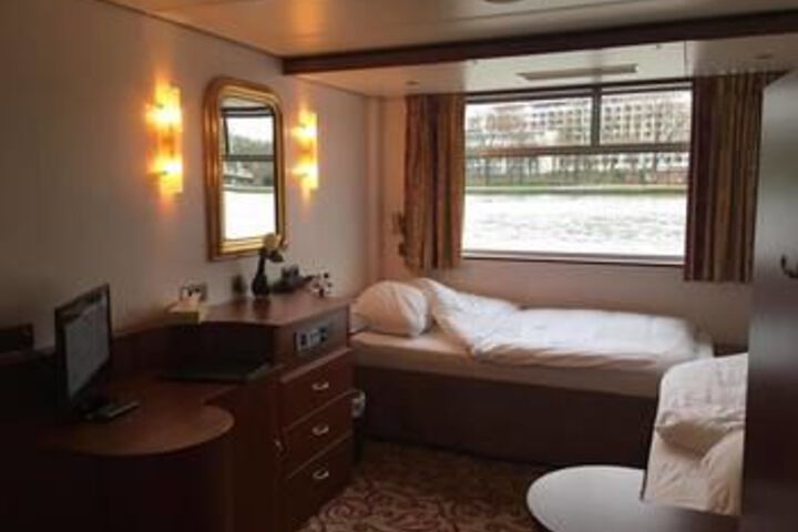 Room 15 of 52