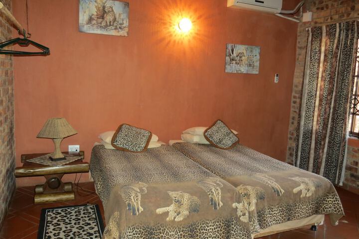 Room 17 of 34
