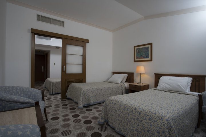 Room 12 of 70