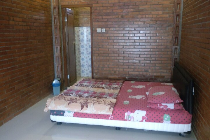 Room 10 of 34