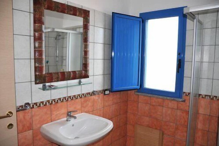 Room 30 of 62