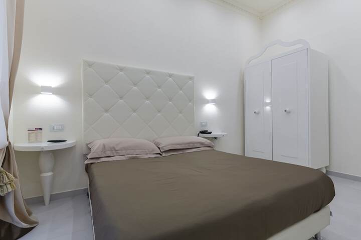 Room 49 of 208
