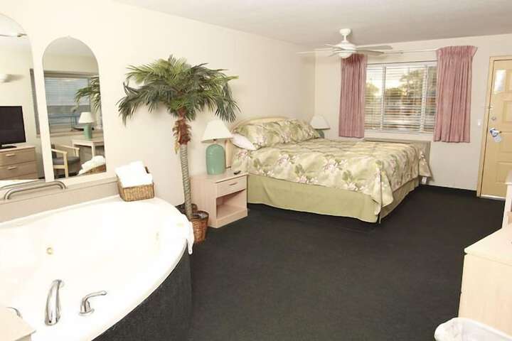 Room 7 of 33