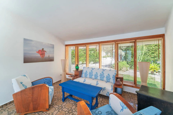 Room 5 of 20