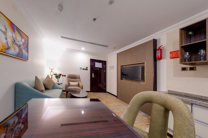 Room 49 of 83