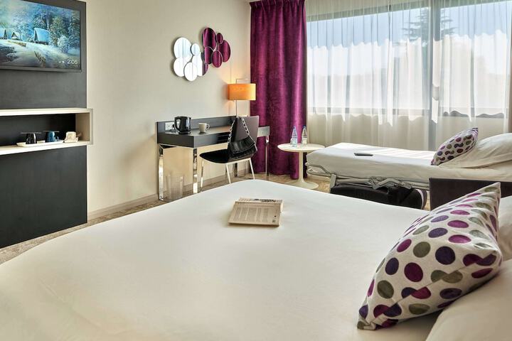 Room 21 of 40