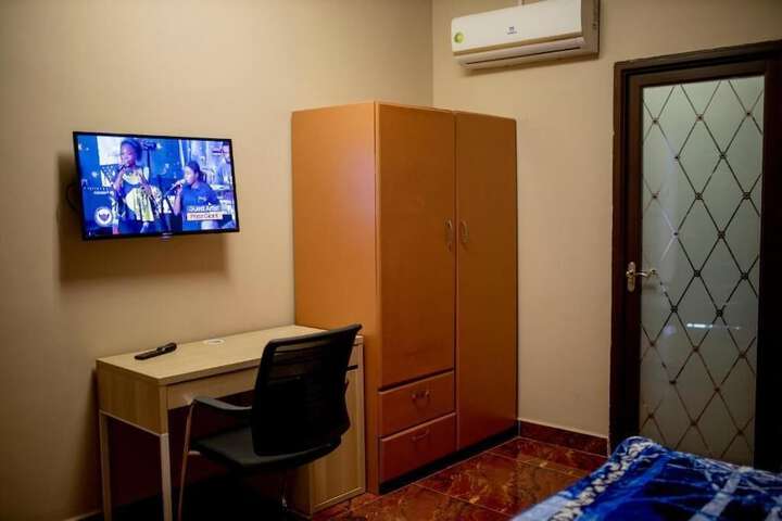 Room 2 of 9