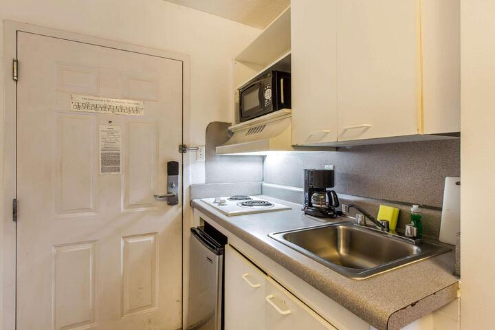 1 Double Bed Efficiency Accessible (3 of 6)