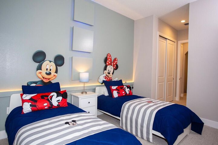 Room 373 of 426