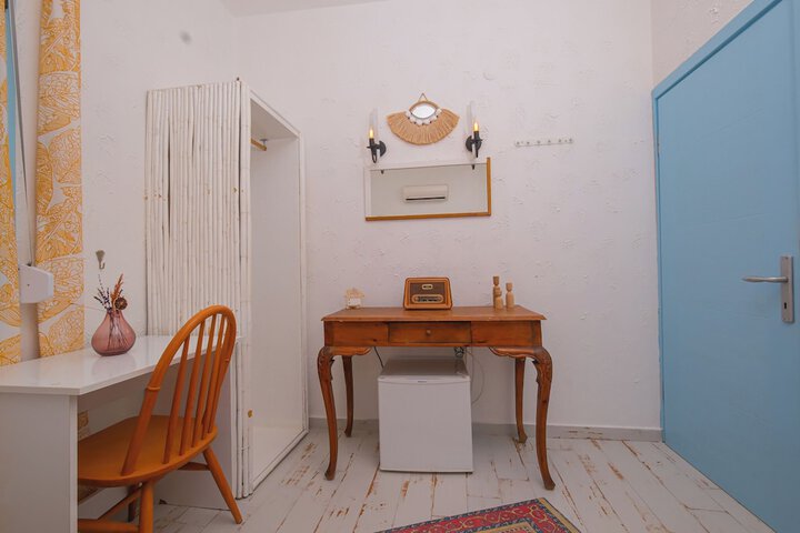 Room 13 of 51