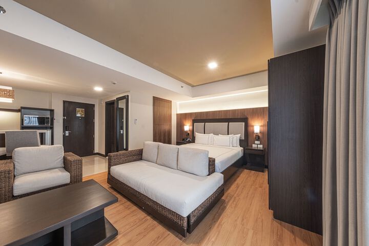 Room 4 of 40