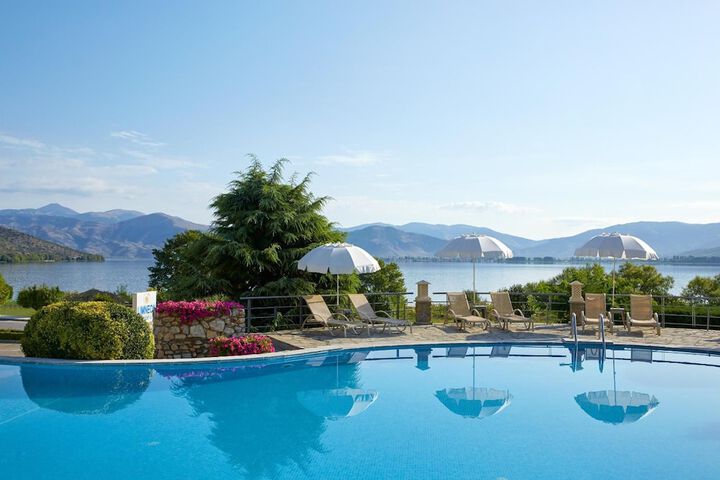 Hotel Pool
