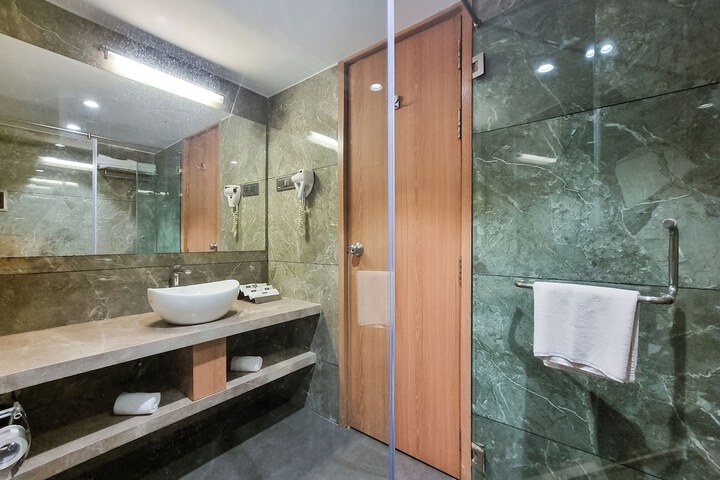 Room 35 of 56