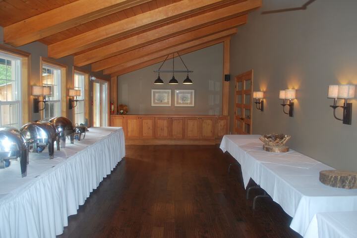 Ballroom/Hall 54 of 94
