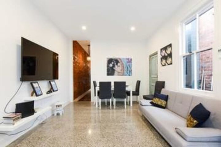 Room 16 of 18