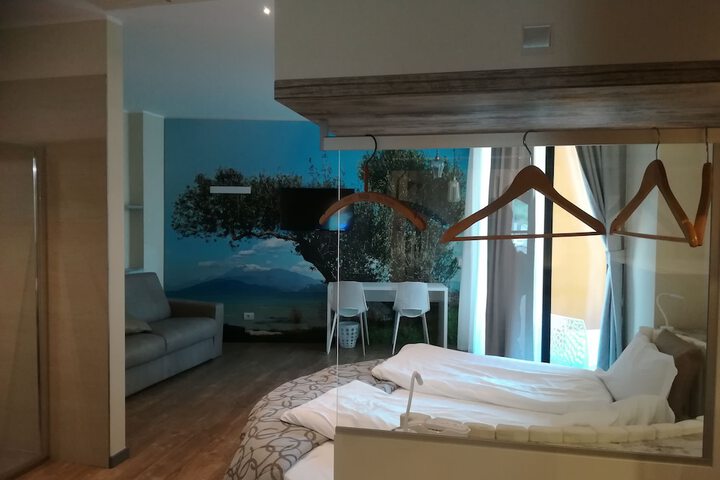 Room 3 of 81