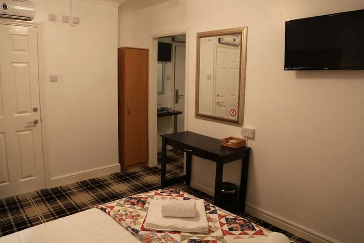Room 25 of 69