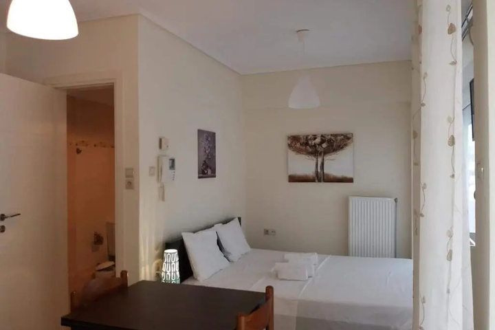Room 5 of 11