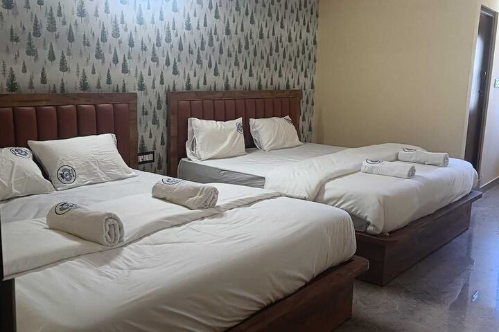 Room 6 of 15