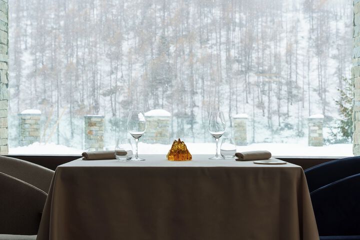 Dining 33 of 44