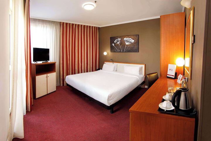 Room 49 of 129