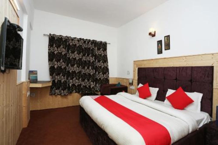 Room 2 of 2