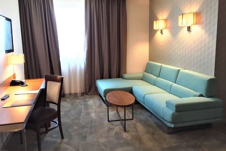 Room 21 of 93