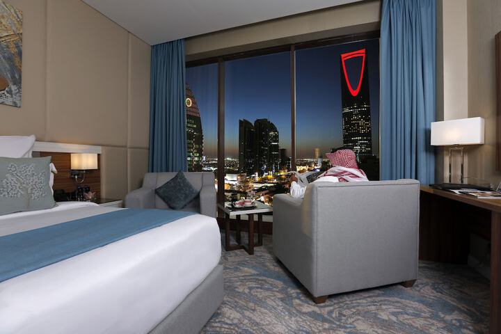 Room 6 of 43