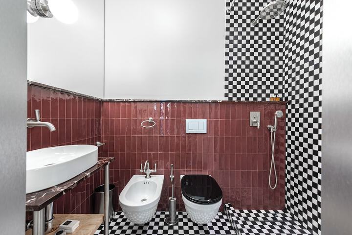 Room 52 of 61