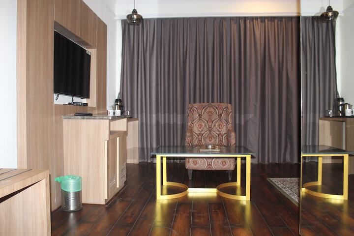 Room 67 of 100