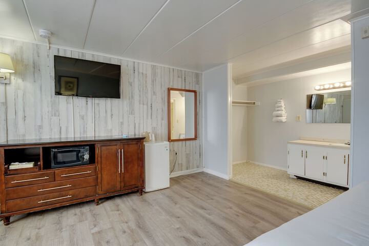 Room 30 of 59