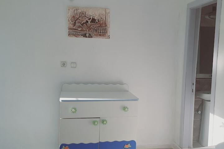 Room 51 of 68