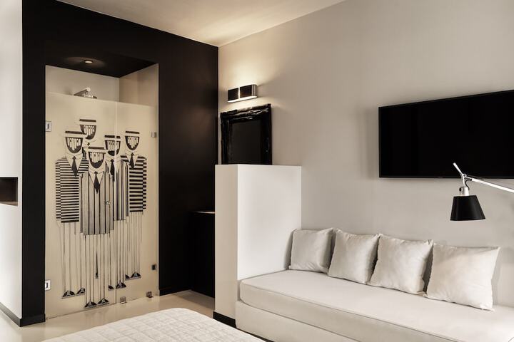 Room 12 of 83