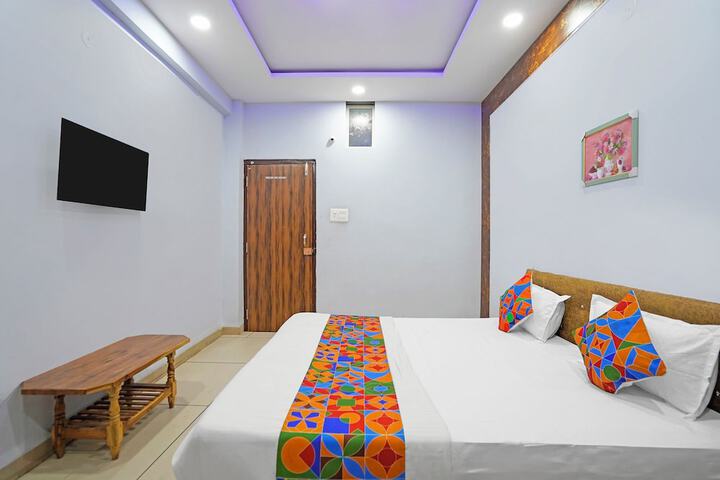 Room 10 of 24