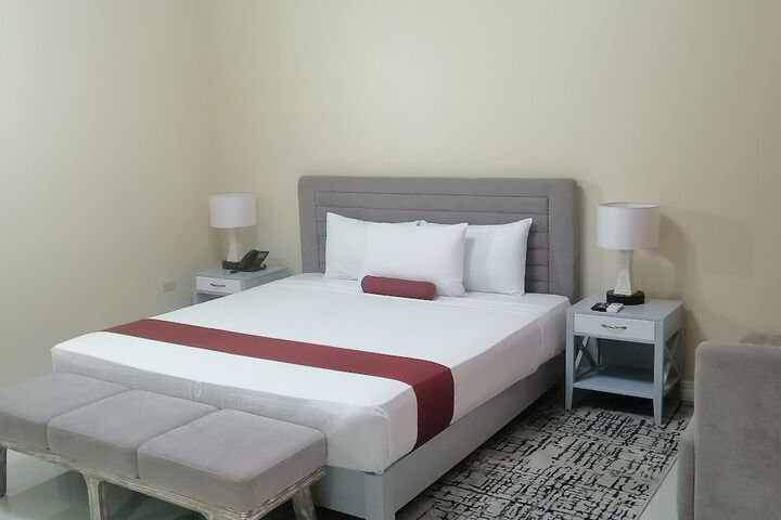 Room 33 of 85