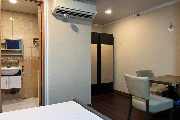 Room 16 of 26